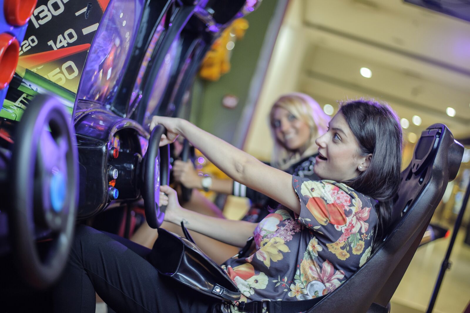 Nikon D700 sample photo. Girls, game automat, drive photography