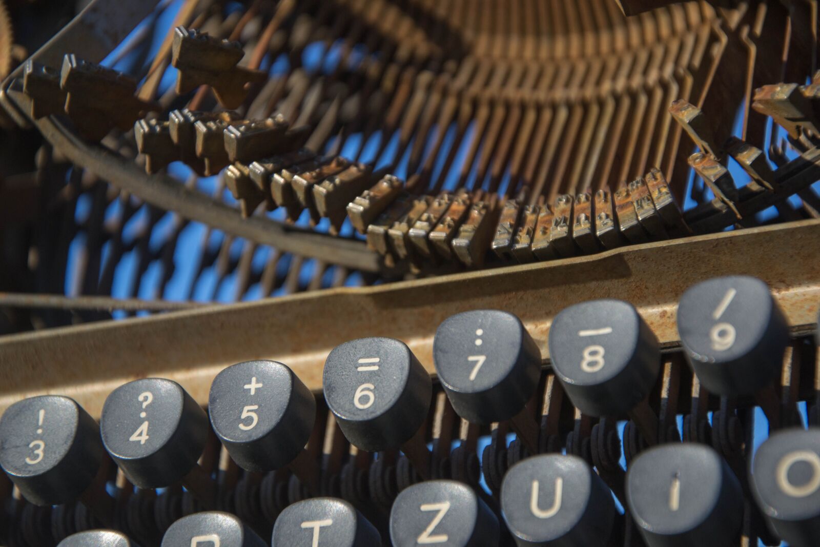 Nikon D3100 sample photo. Typewriter, numbers, keyboard photography
