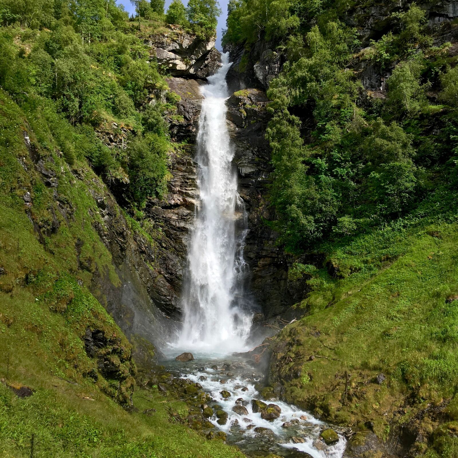 Apple iPhone 6s Plus sample photo. Waterfall, nature, landscape photography