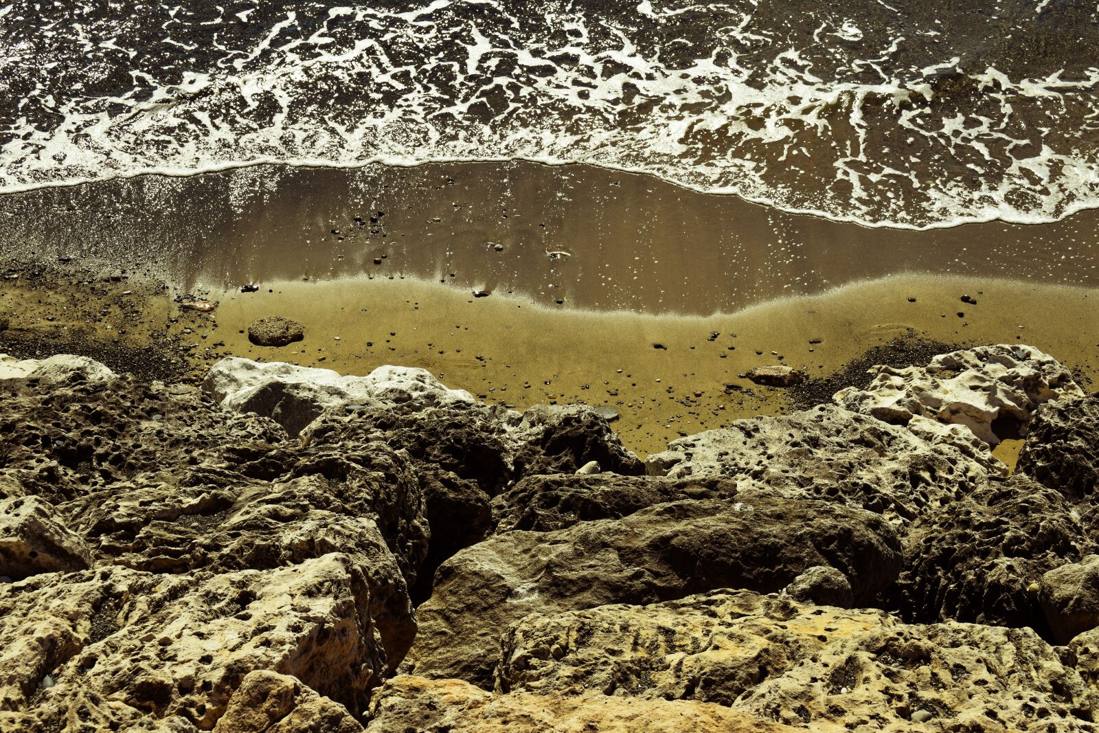 Nikon D3300 sample photo. Cliff, beach, sea photography