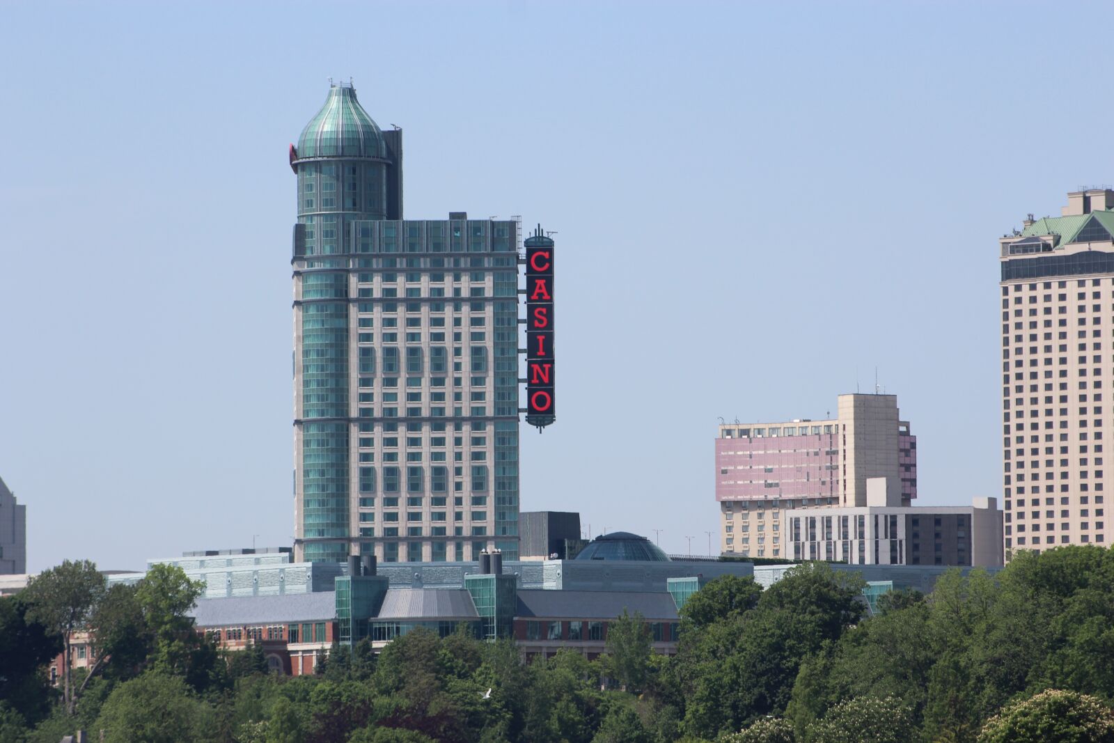 Canon EOS 1300D (EOS Rebel T6 / EOS Kiss X80) sample photo. Casino, building, architecture photography