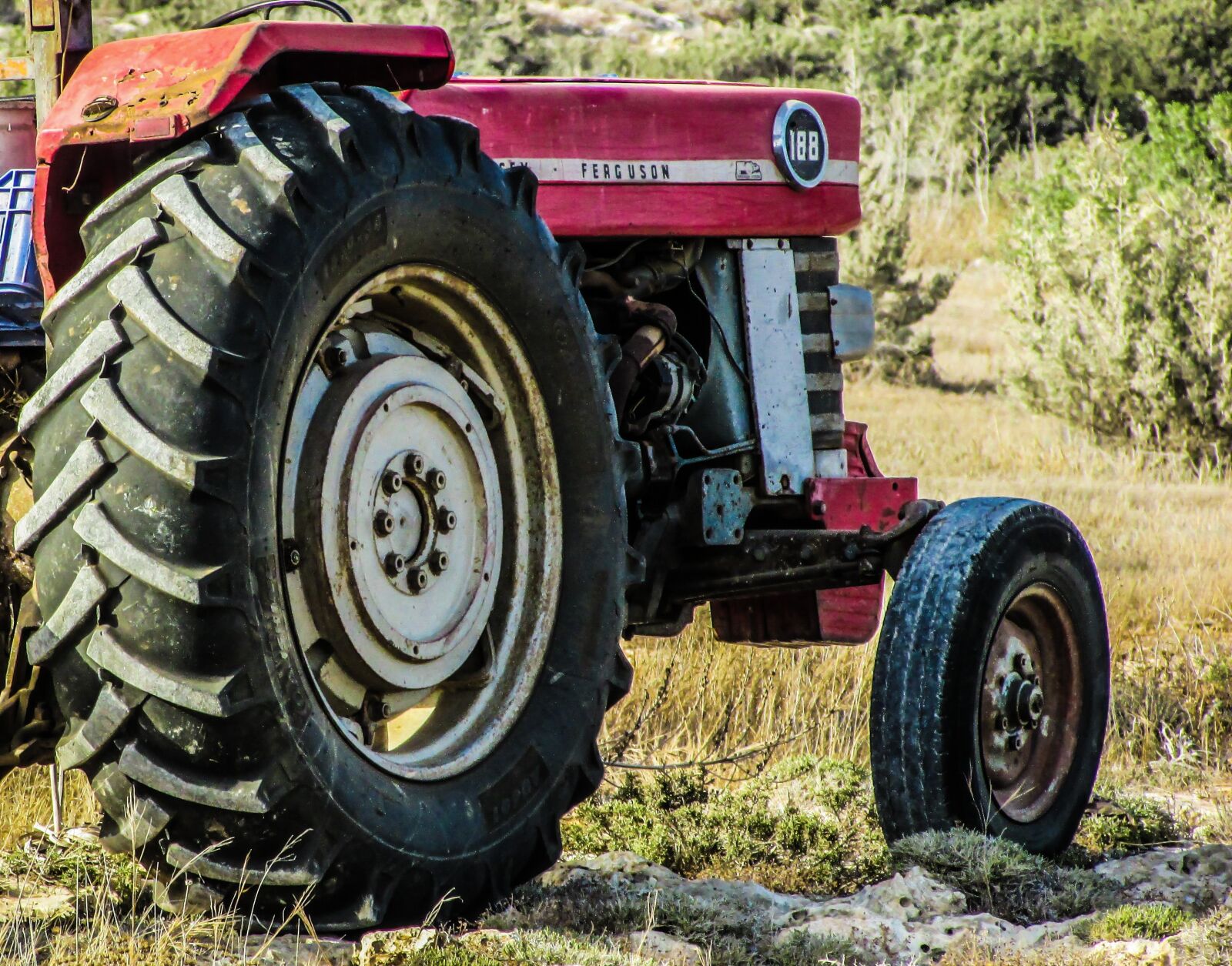Canon PowerShot SX400 IS sample photo. Tractor, vehicle, equipment photography