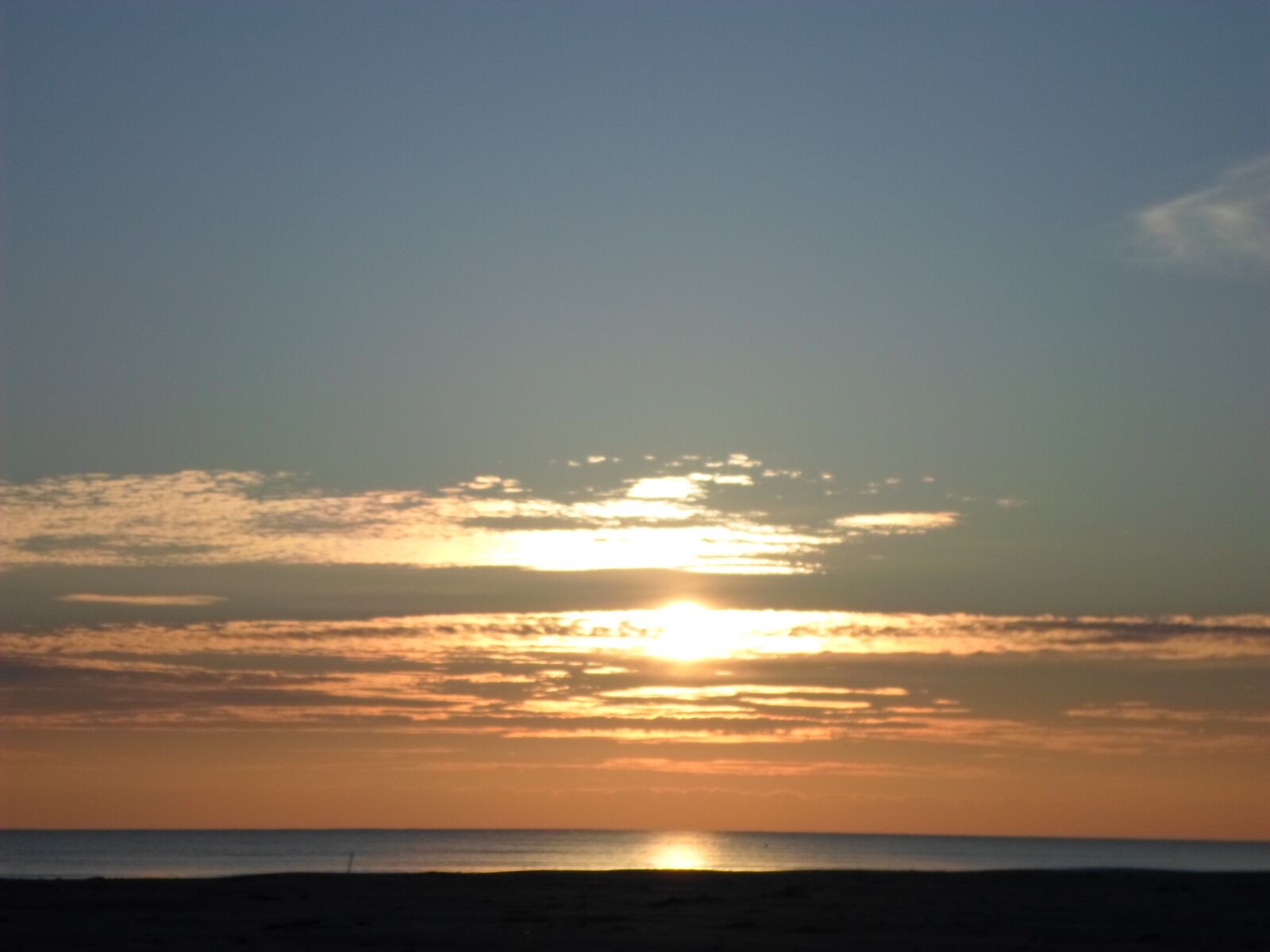 Samsung ST66 / ST68 sample photo. Sunset, seaside, saintes maries photography