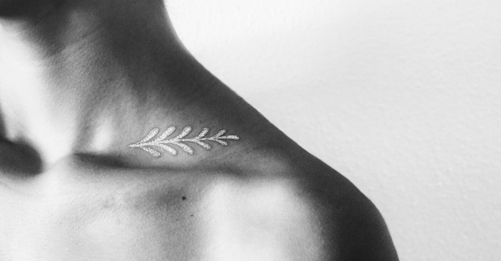 Nikon D5100 sample photo. Minimalism, body, shoulder photography