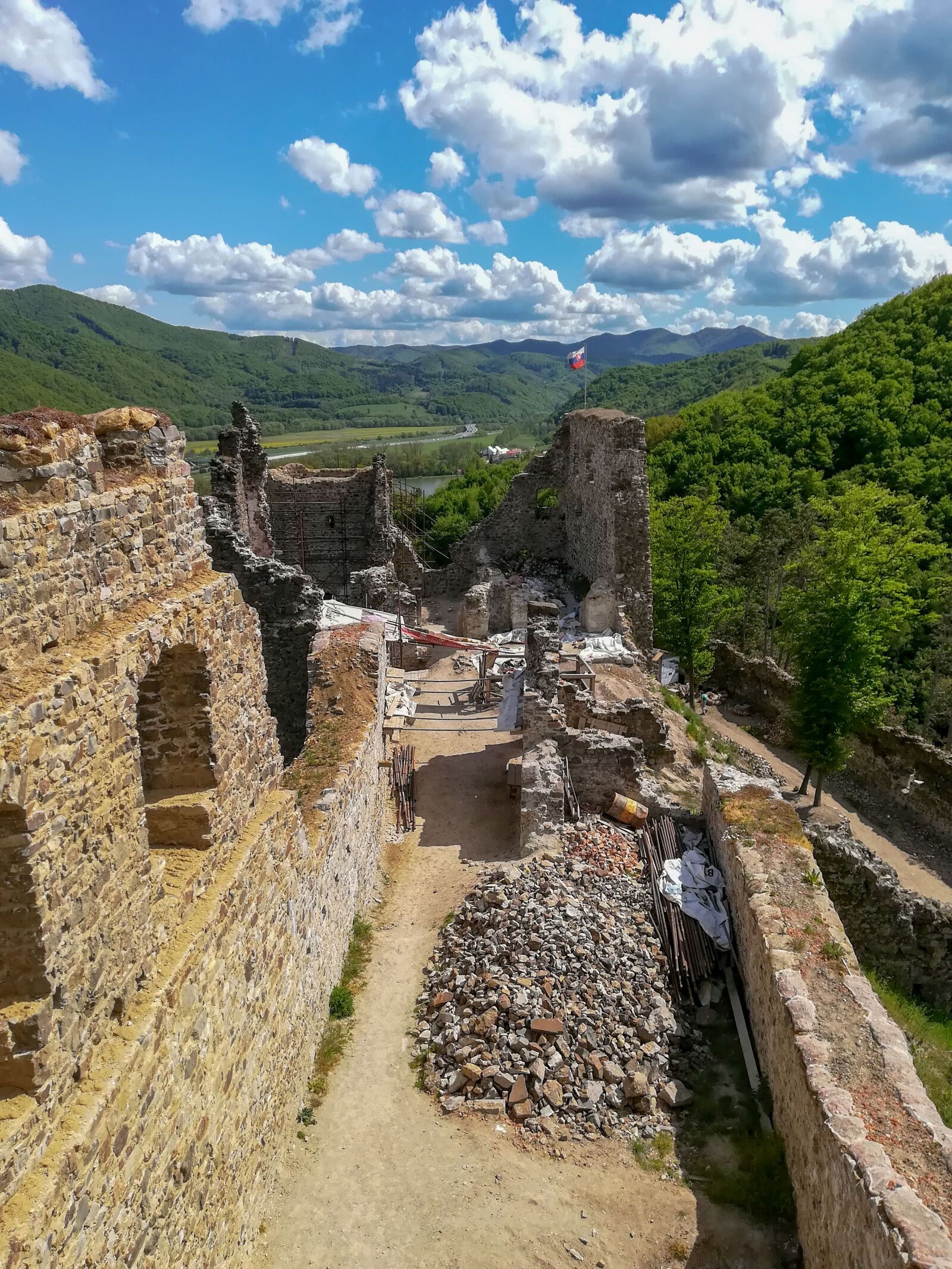 HUAWEI PRA-LX1 sample photo. Castle, revište, žarnovica photography