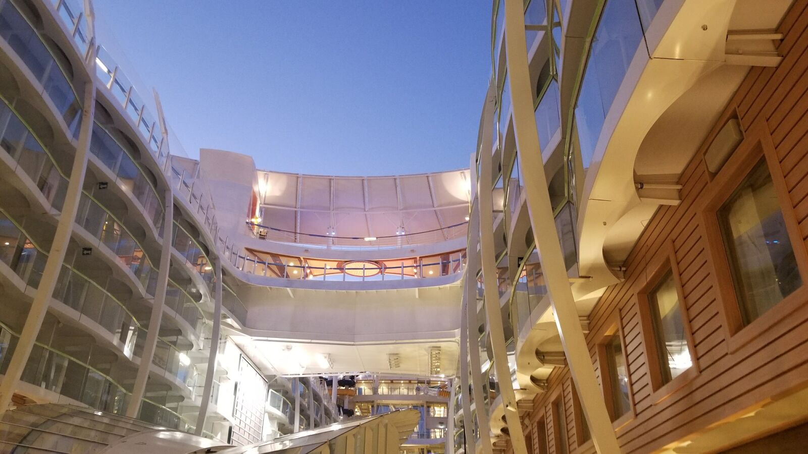 Samsung Galaxy S8 sample photo. Ship, inside, building photography