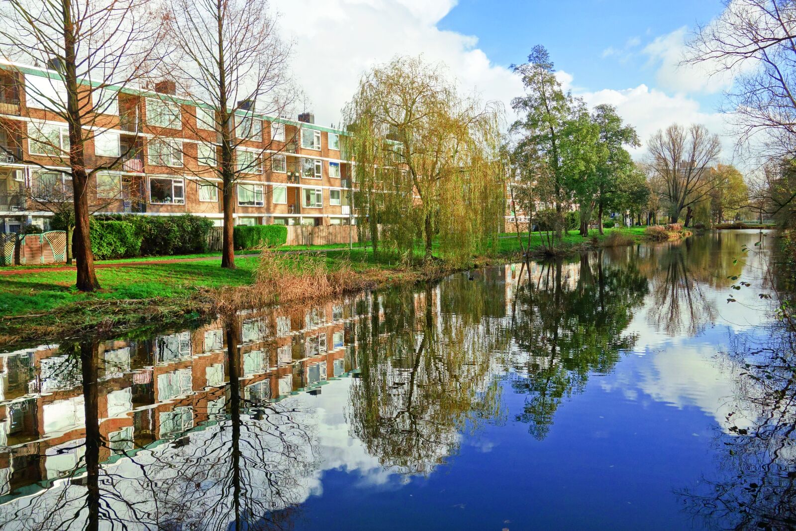 Sony Cyber-shot DSC-RX100 sample photo. Flats, apartment block, residential photography