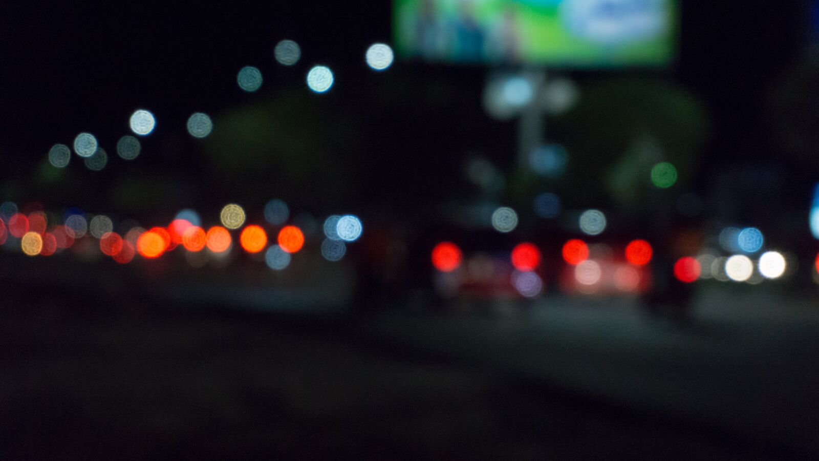 Sony E 16-50mm F3.5-5.6 PZ OSS sample photo. Bokeh, night, traffic photography