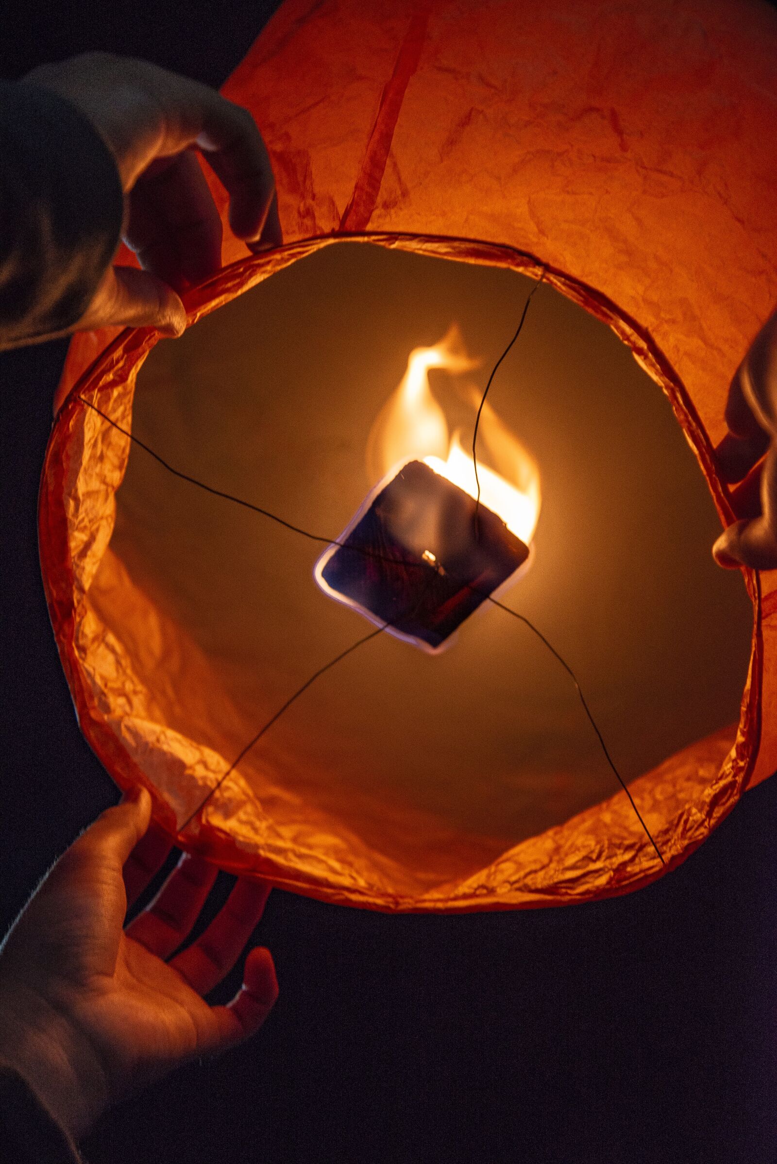 Nikon D610 sample photo. Fire, red, hands photography