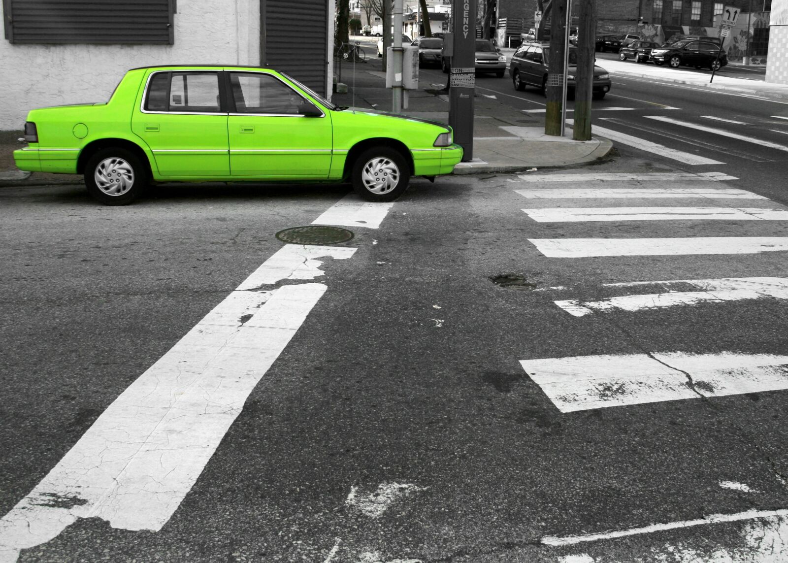 Canon EOS 400D (EOS Digital Rebel XTi / EOS Kiss Digital X) sample photo. Car, green, street photography