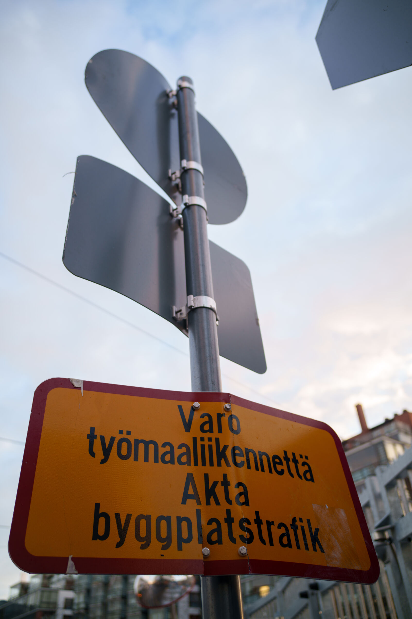Samyang Remaster Slim 28mm F3.5 sample photo. Cutted corner sign photography