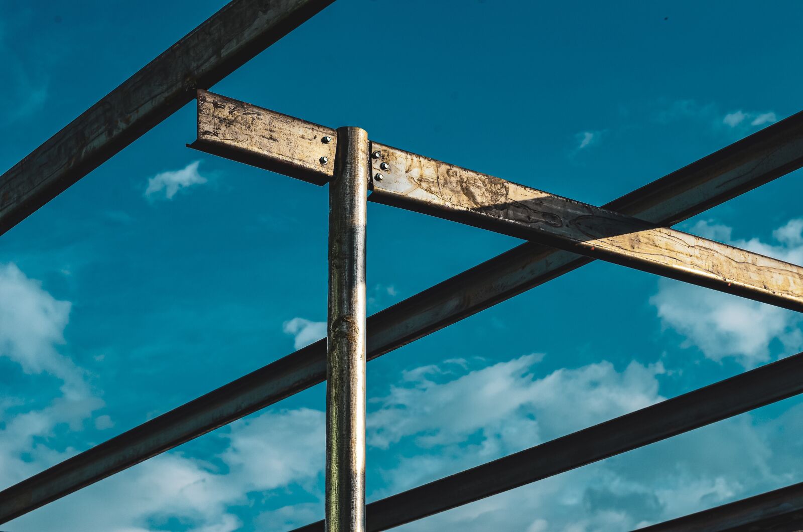 Nikon D5100 sample photo. Metal, iron, roof photography