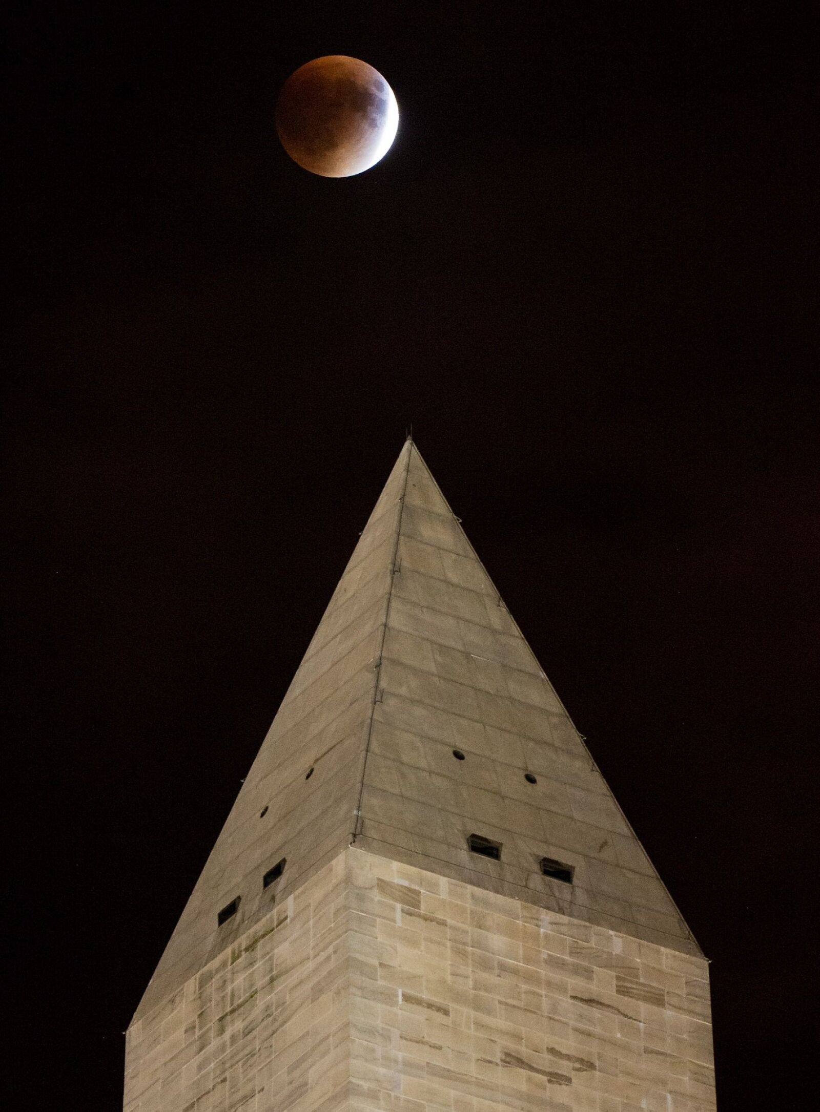 Nikon D4 sample photo. Washington monument, landmark, supermoon photography
