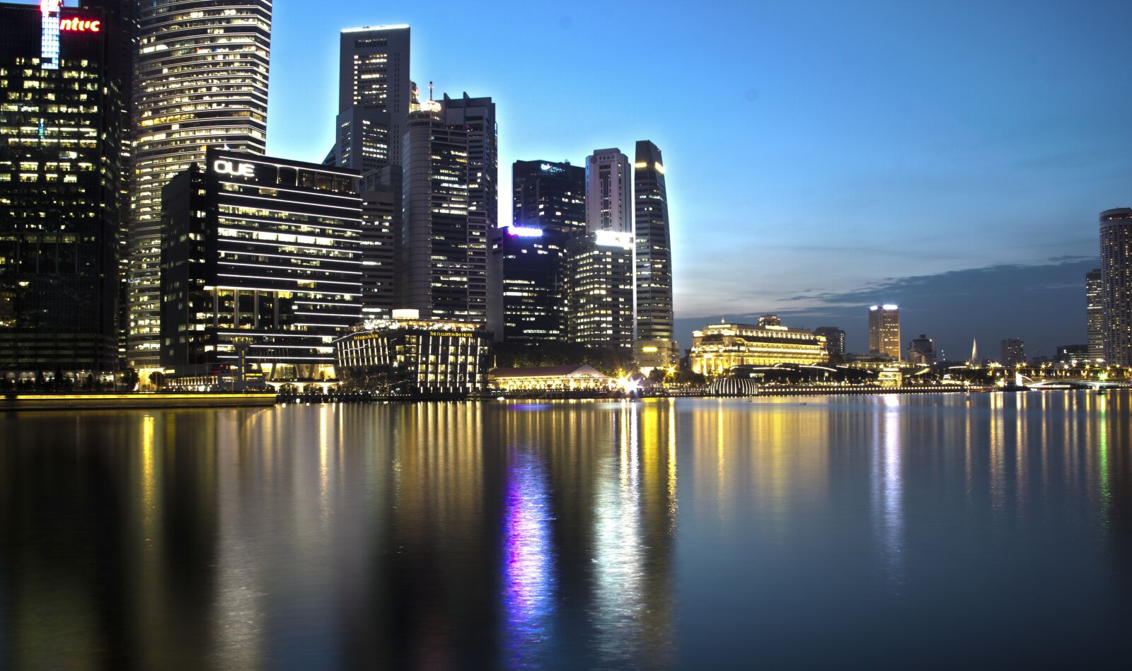 Canon EF-S 18-200mm F3.5-5.6 IS sample photo. Night, singapore, cityscape photography
