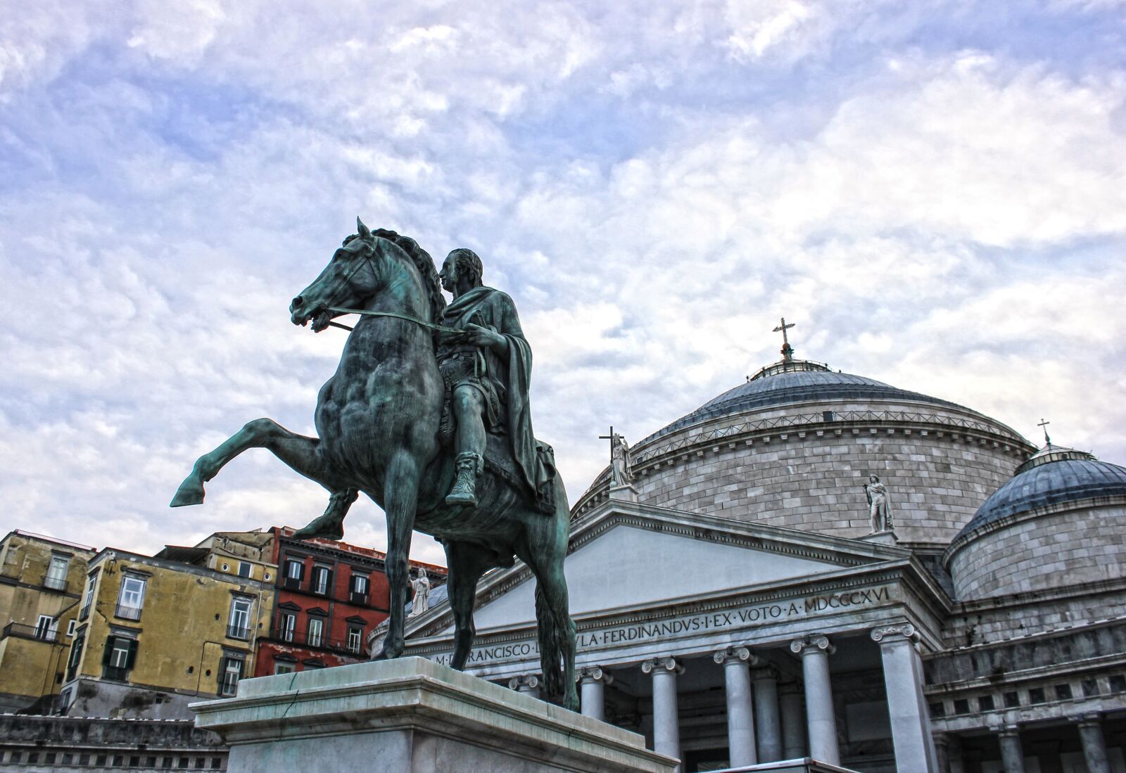Canon EOS 550D (EOS Rebel T2i / EOS Kiss X4) sample photo. Statue, monument, historian photography