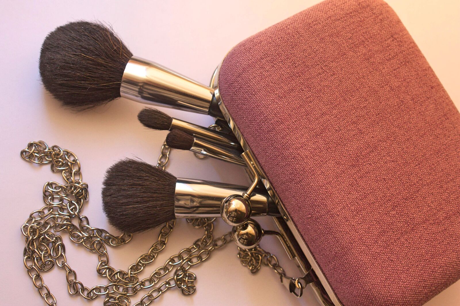 Canon EOS 450D (EOS Rebel XSi / EOS Kiss X2) sample photo. Cosmetics, brush, makeup photography
