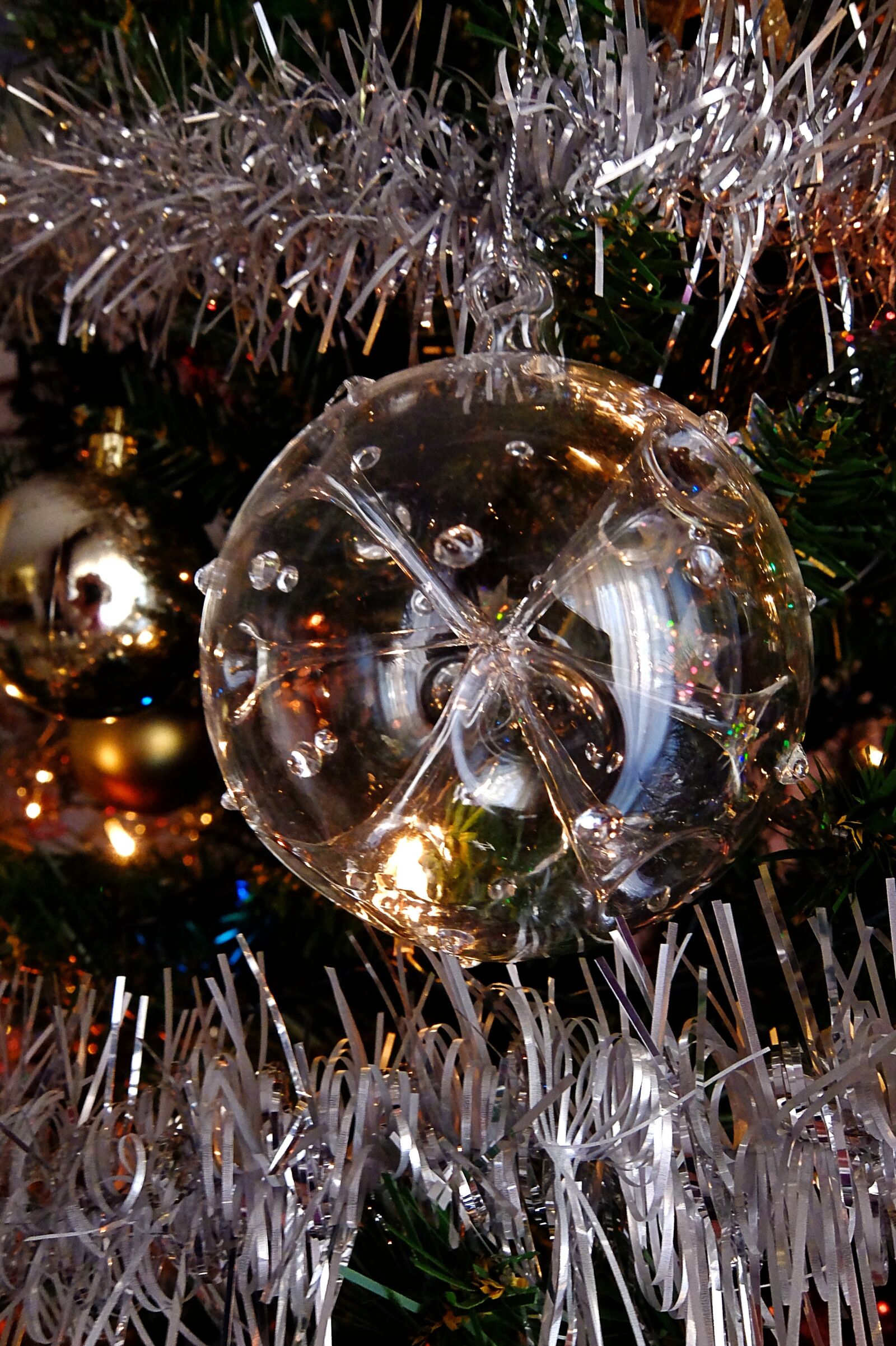 Fujifilm XQ1 sample photo. Holidays, decorations, christmas photography