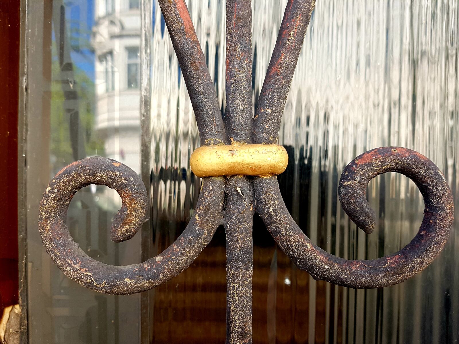 Samsung Galaxy S7 Edge sample photo. Window grilles, gilded, wrought photography