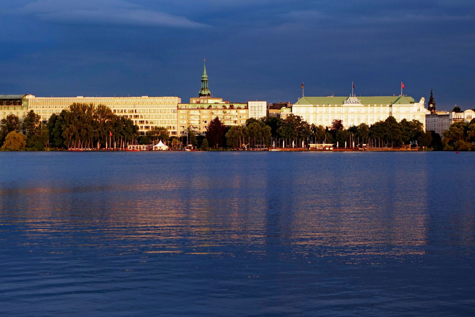 Sony Cyber-shot DSC-RX100 II sample photo. Alster, hamburg, evening photography