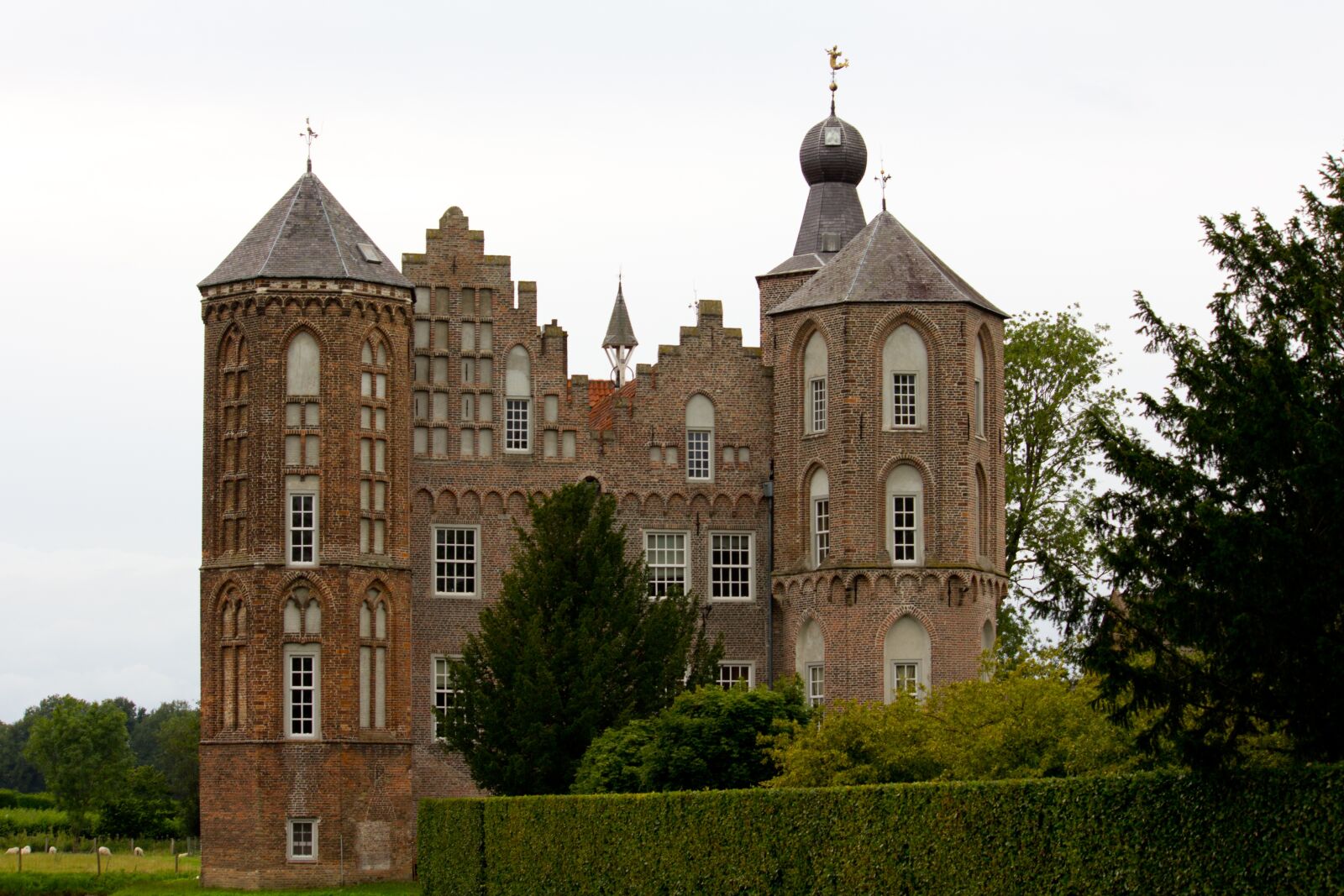 Canon EF-S 55-250mm F4-5.6 IS sample photo. Castle, croy, building photography