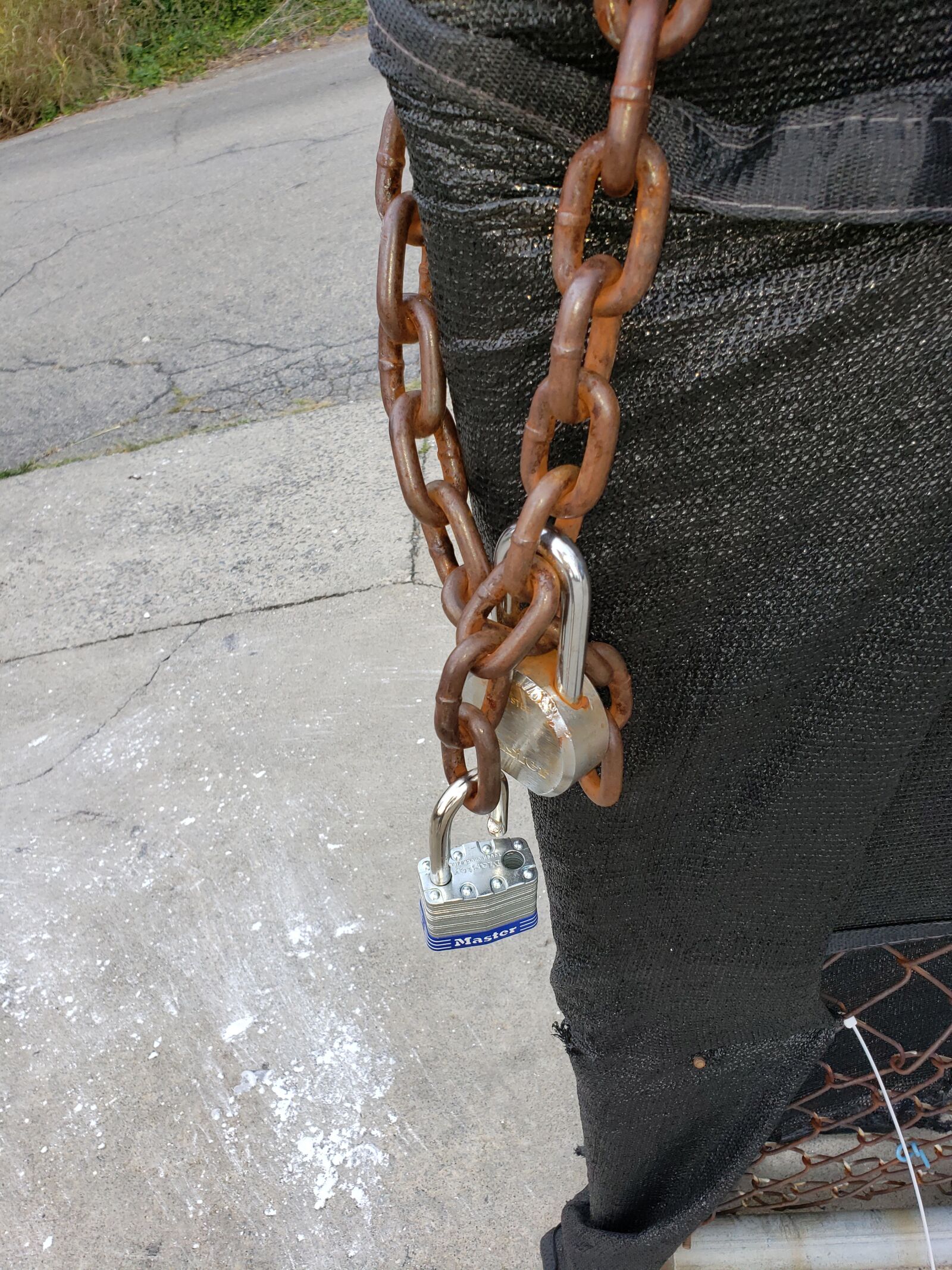 Samsung Galaxy Note9 sample photo. Chain, fence, gate photography