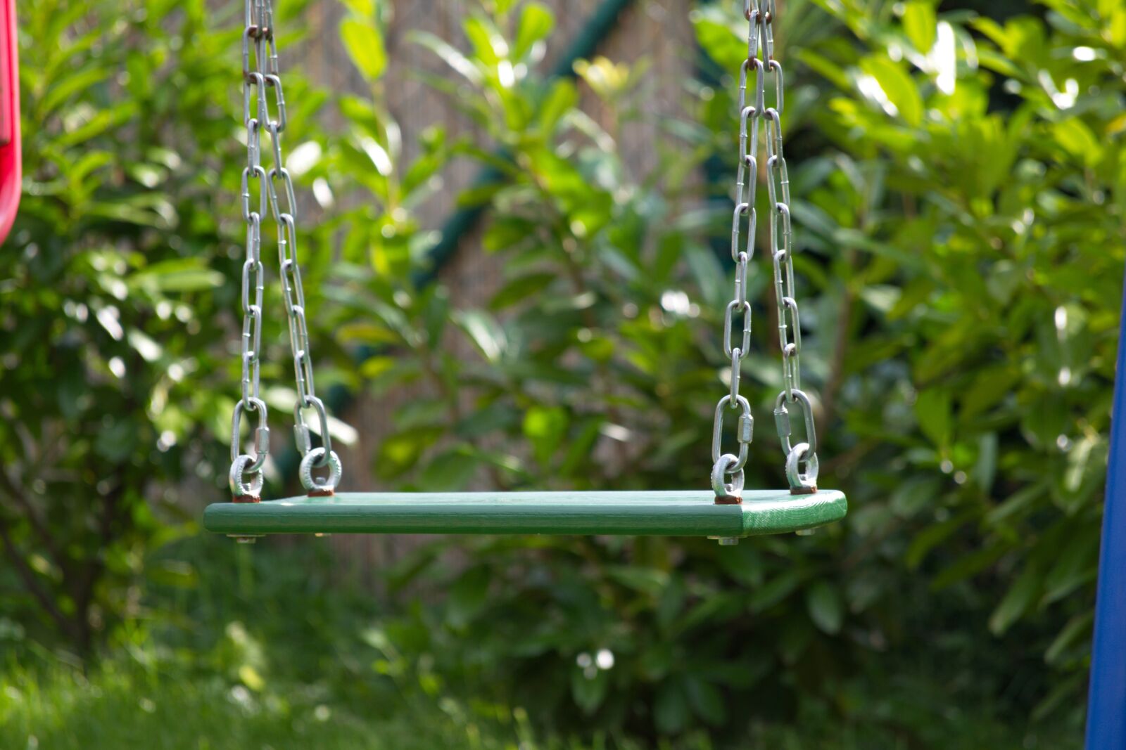 Nikon D3300 sample photo. Swing, hedge, meadow photography