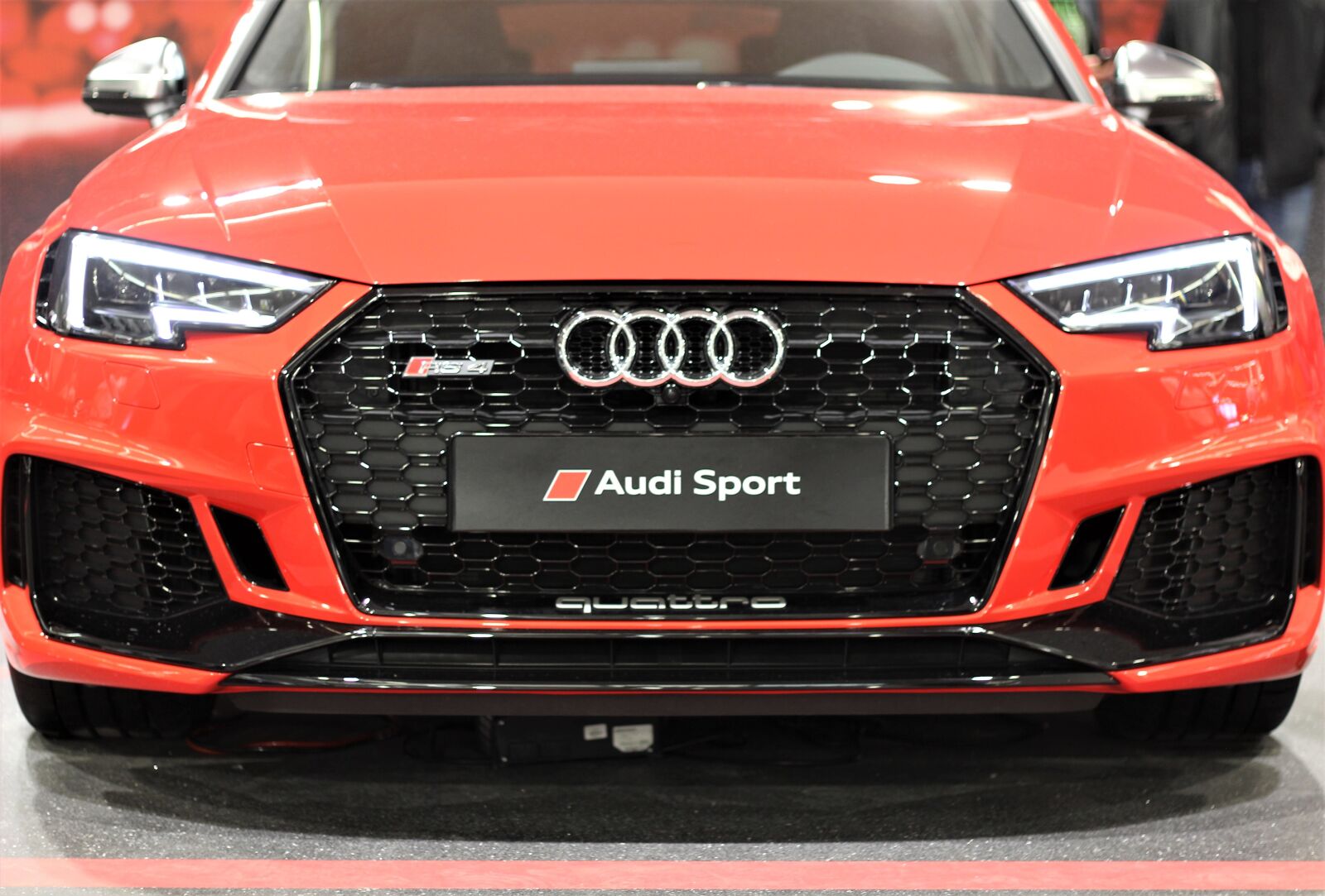 Canon EOS 600D (Rebel EOS T3i / EOS Kiss X5) + Canon EF 50mm F1.8 II sample photo. Car, audi sport rs4 photography