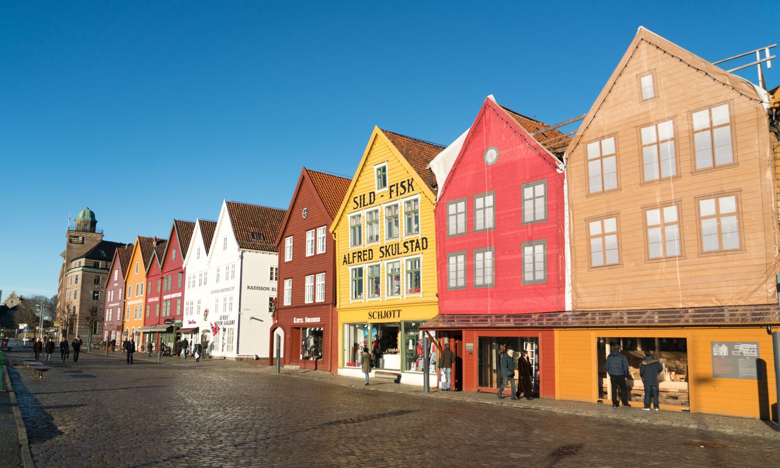 Sony a7R II + Sony FE 24-240mm F3.5-6.3 OSS sample photo. Bergen, norway, city photography