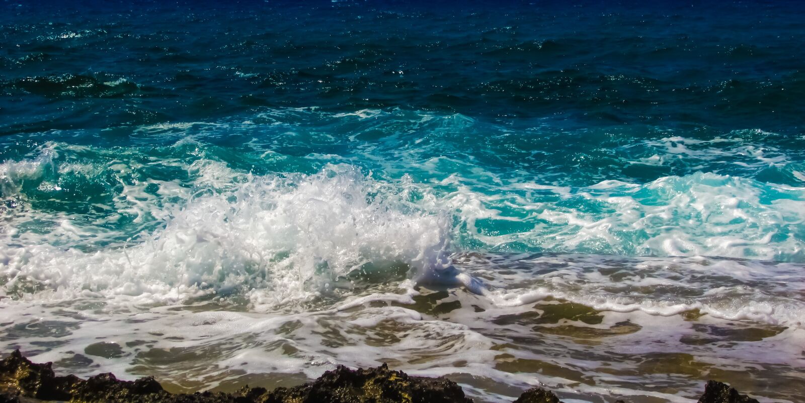 Canon PowerShot SX400 IS sample photo. Wave, smashing, sea photography