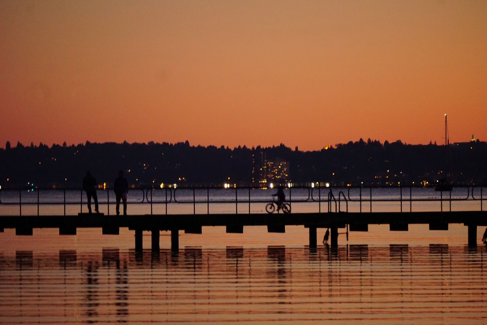 Sony E 55-210mm F4.5-6.3 OSS sample photo. Sunset, lake, bridge photography