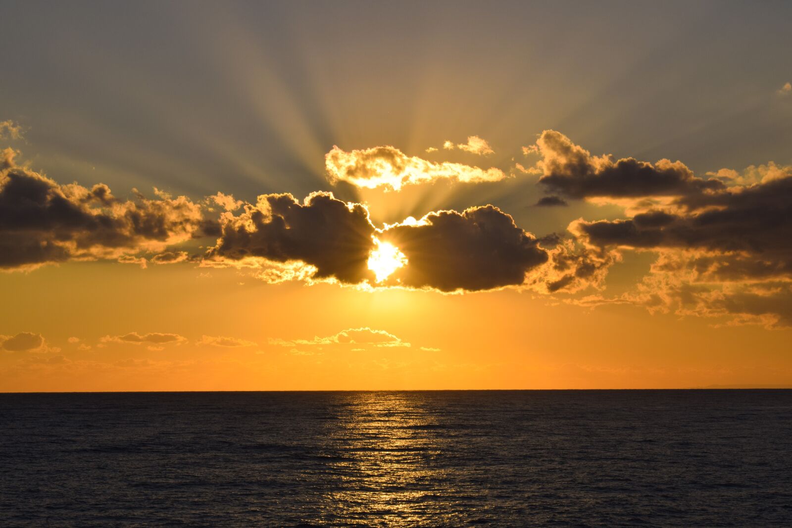 Nikon D3300 sample photo. Sunset, sunbeam, sunlight photography