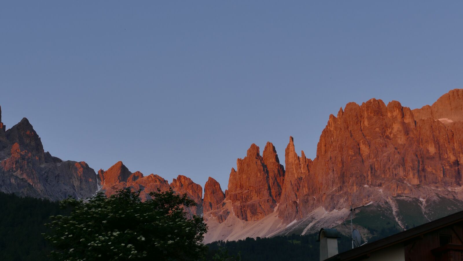 Panasonic Lumix DMC-FZ1000 sample photo. Dolomites, sunset, mountains photography