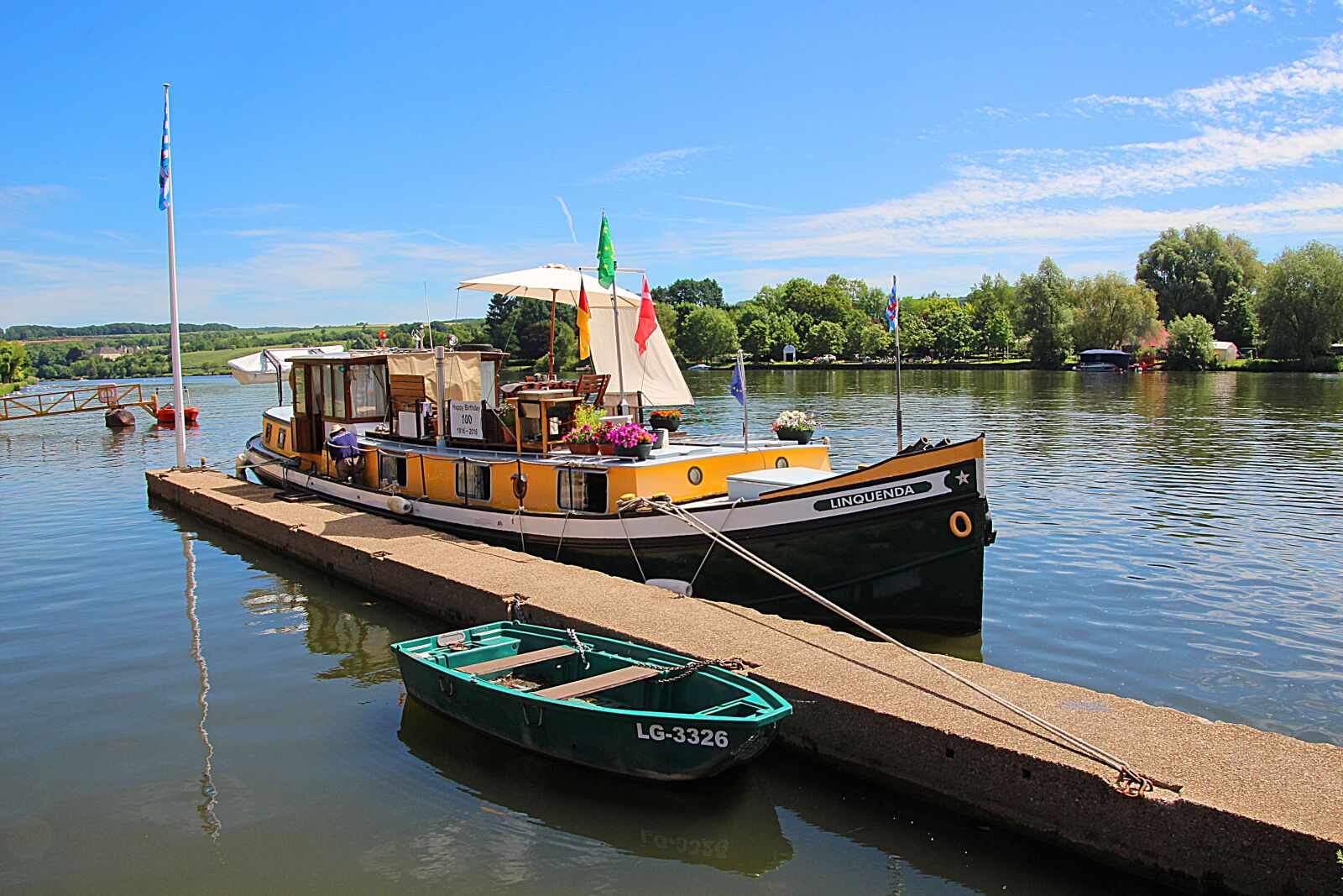 Canon EOS 700D (EOS Rebel T5i / EOS Kiss X7i) sample photo. Waters, boat, river photography