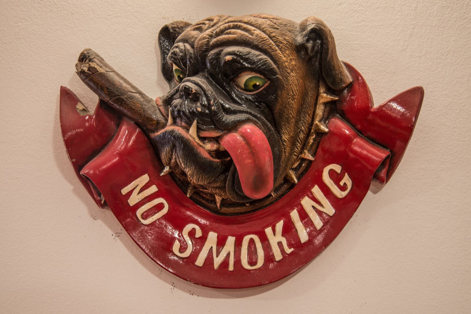Nikon D600 sample photo. No smoking, bulldog, sign photography