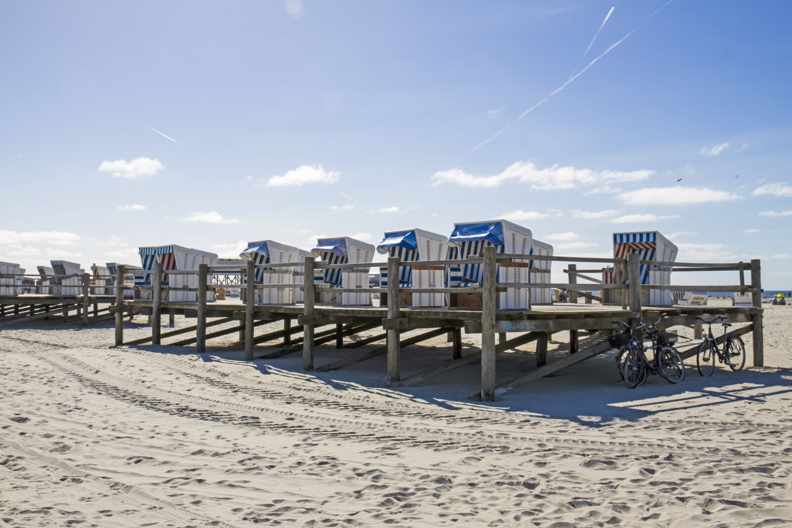Canon EOS 7D sample photo. Clubs, pile construction, beach photography