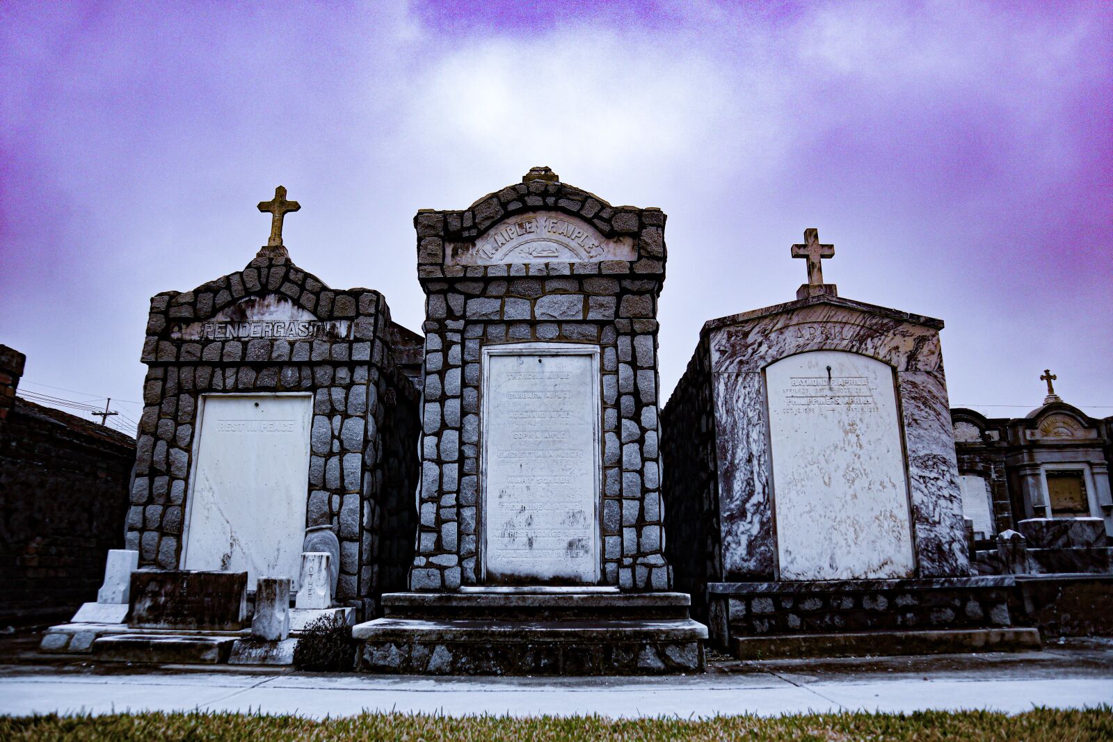 Canon EOS M6 + Canon EF-M 15-45mm F3.5-6.3 IS STM sample photo. Cemetery, graveyard, tombstone photography