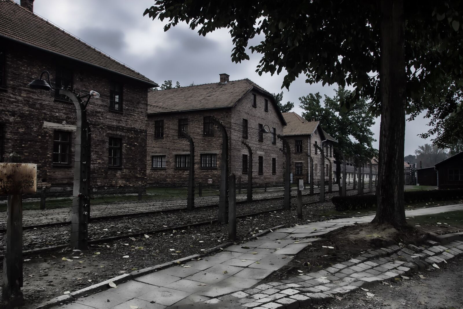 Canon EOS 600D (Rebel EOS T3i / EOS Kiss X5) sample photo. Auschwitz i, auschwitz, poland photography