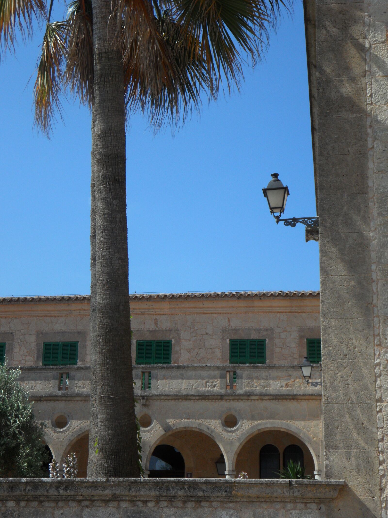 Samsung VLUU WB210, SAMSUNG WB210 sample photo. Monastery garden, monastery, cloister photography