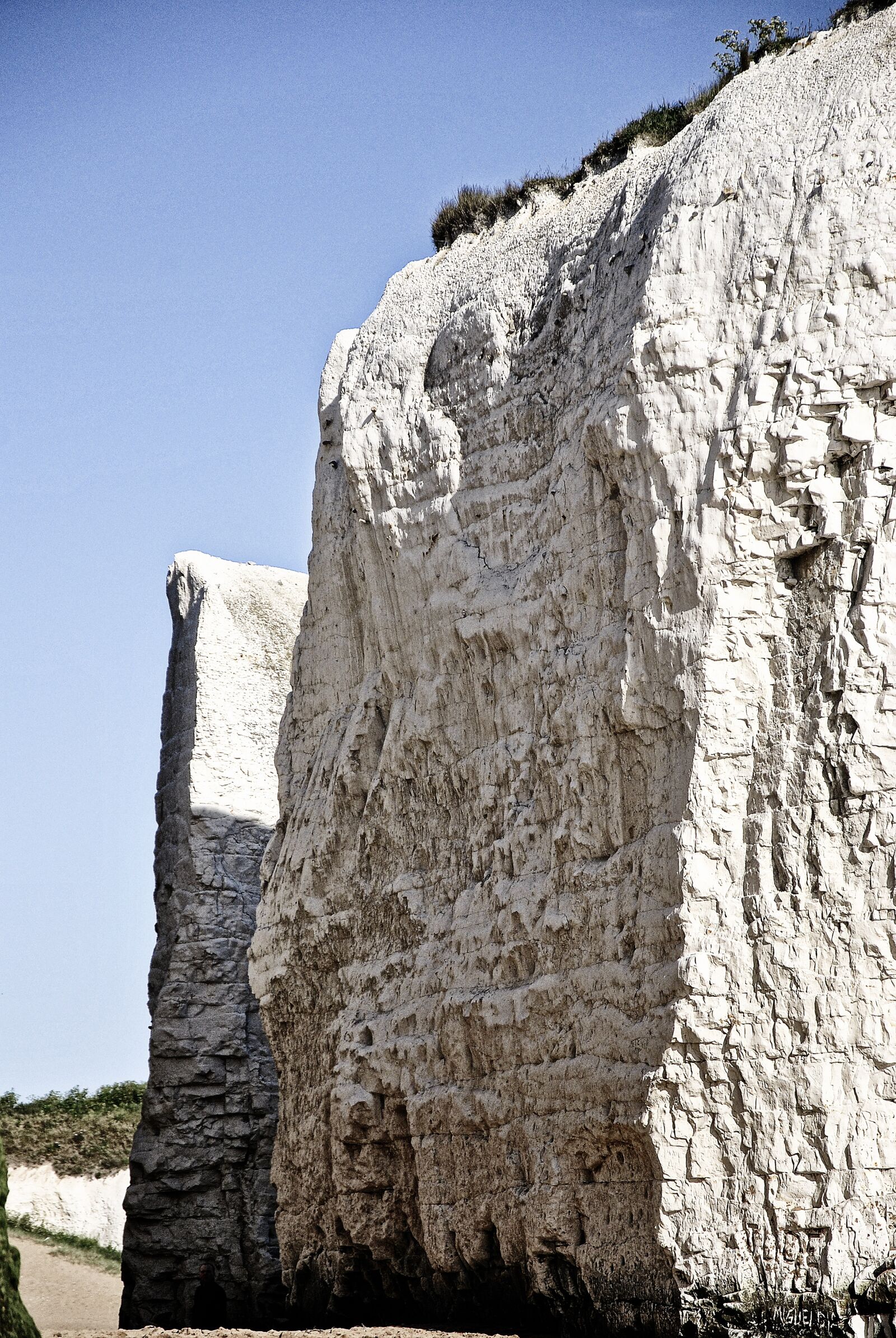 Nikon D3000 sample photo. Cliffs, white cliffs, beach photography