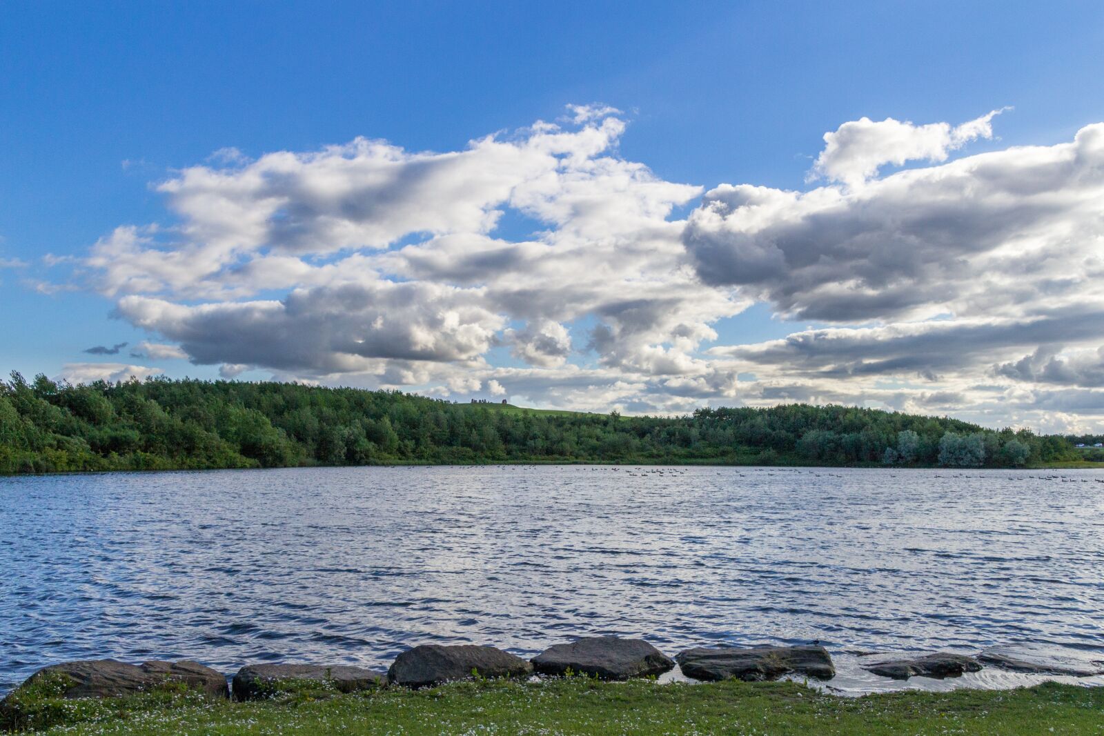 Canon EOS 1200D (EOS Rebel T5 / EOS Kiss X70 / EOS Hi) sample photo. Lake, clouds, forest photography