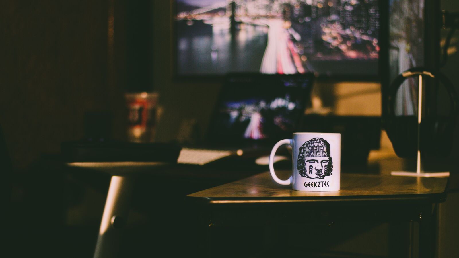 Canon EOS 600D (Rebel EOS T3i / EOS Kiss X5) sample photo. Mug, coffee, desk photography