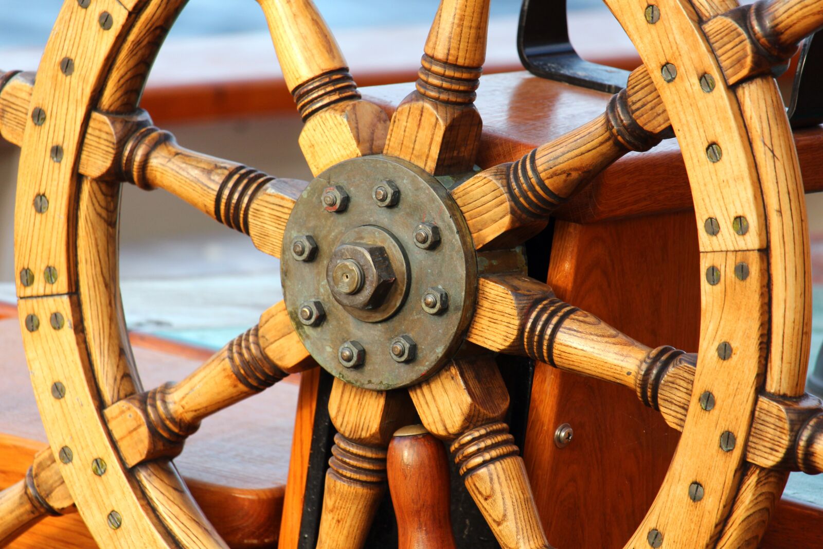 Canon EF-S 55-250mm F4-5.6 IS STM sample photo. Steering wheel, old steering photography