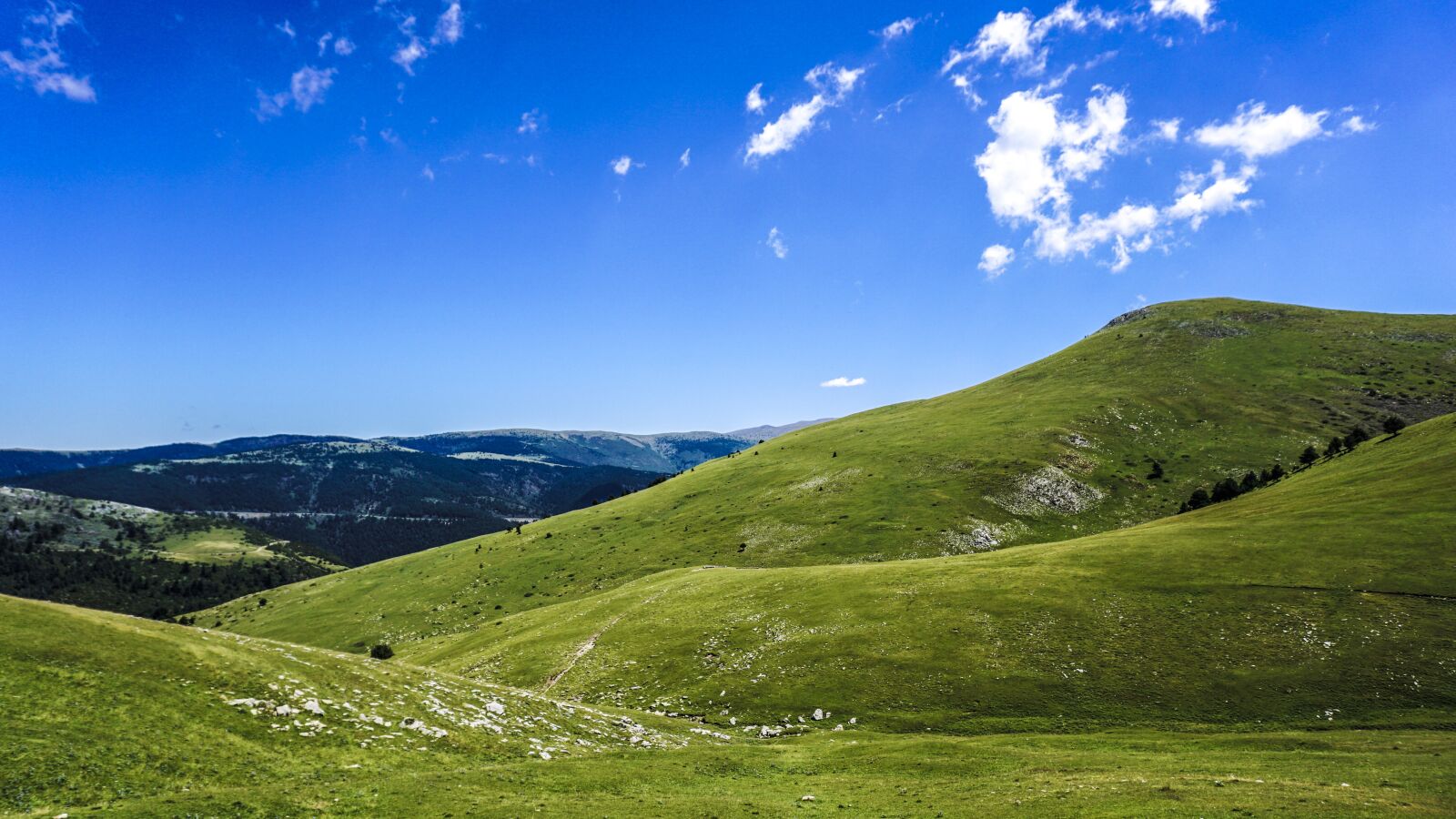 Sony E 16-50mm F3.5-5.6 PZ OSS sample photo. Panoramic, nature, landscape photography
