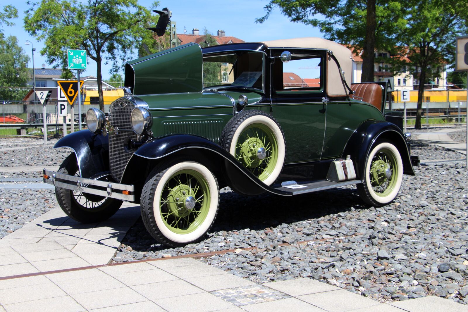 Canon EOS 70D sample photo. Oldtimer, auto, traffic photography