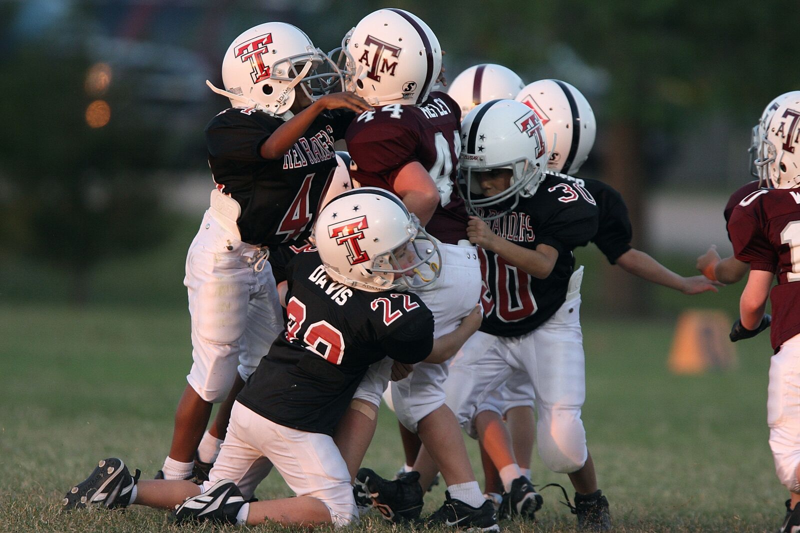 Canon EOS 20D sample photo. Football, american, youth league photography