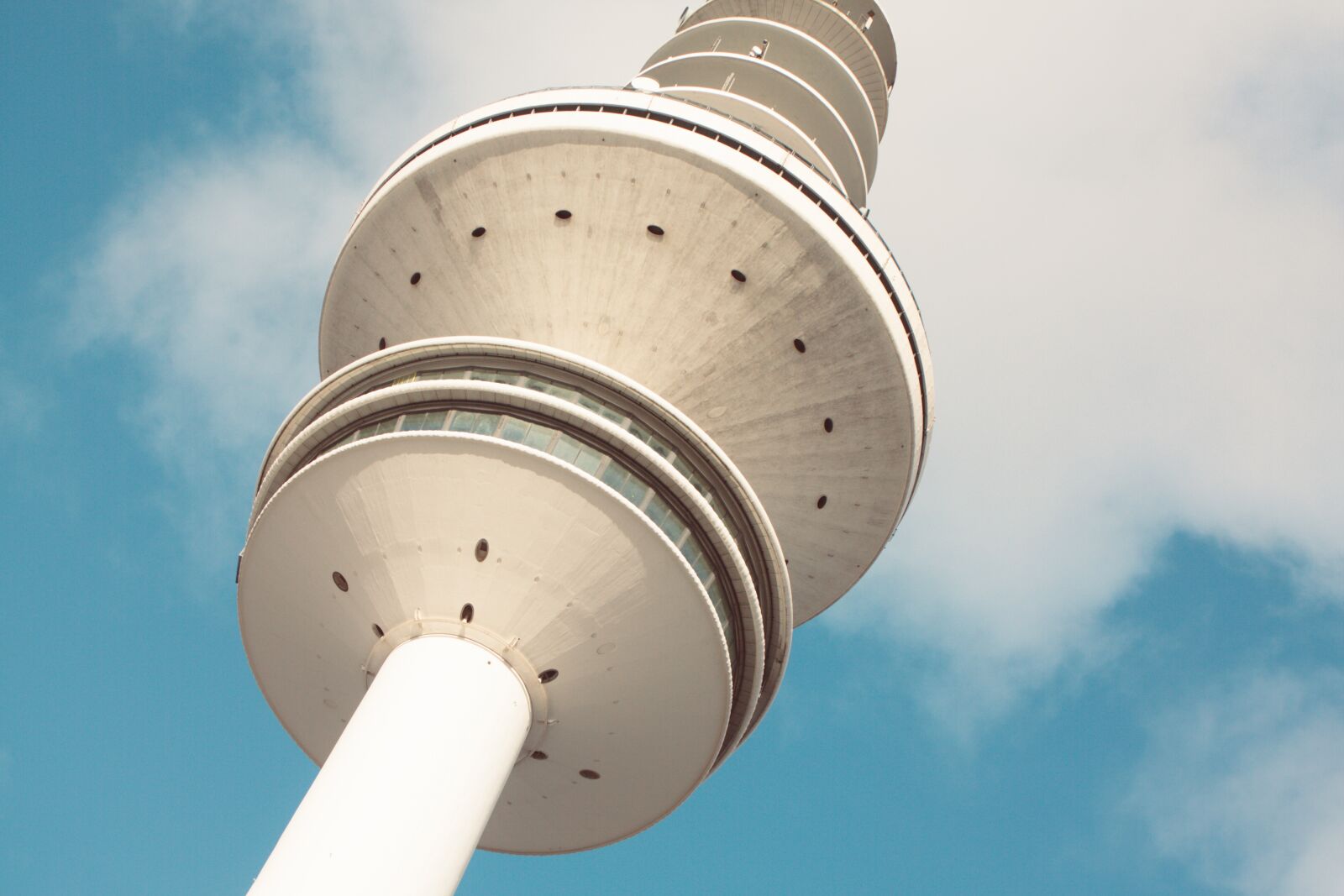Canon EF 28-80mm f/3.5-5.6 sample photo. Hamburg, hanseatic city, fair photography