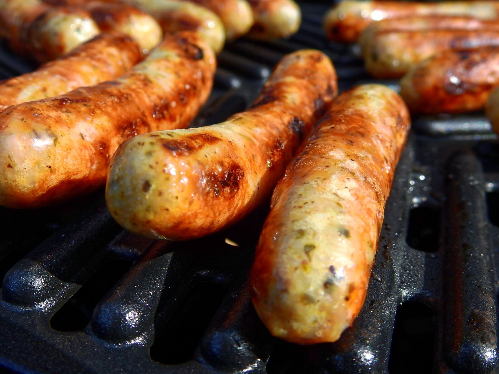 Nikon Coolpix P900 sample photo. Eat, dine, barbecue photography