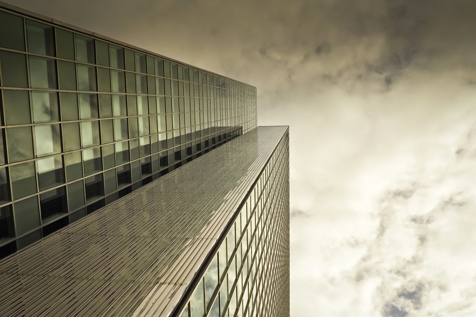 Olympus OM-D E-M10 sample photo. Architecture, glass, modern photography
