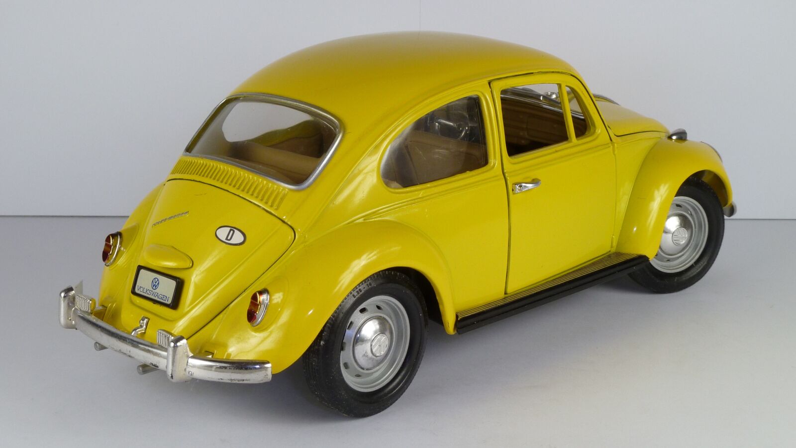 Panasonic Lumix DMC-ZS7 (Lumix DMC-TZ10) sample photo. Vw beetle, vw k photography