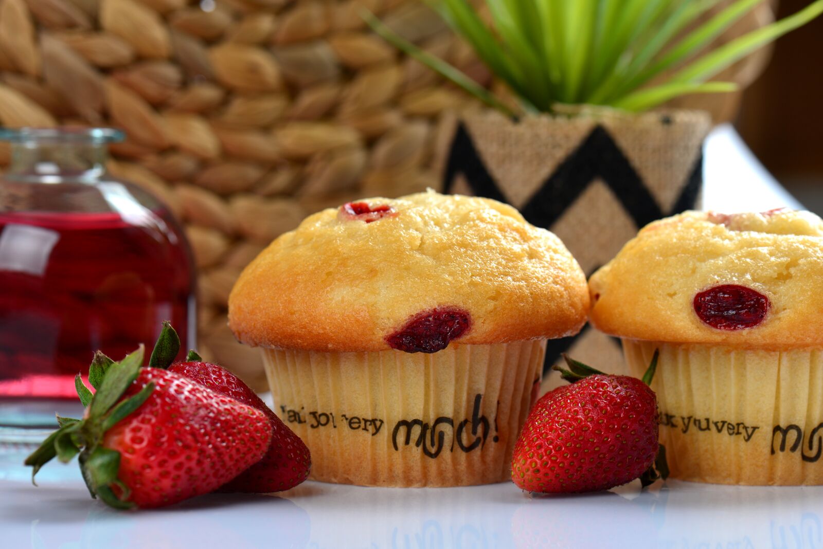 Nikon D610 sample photo. Muffin, strawberry, fruit photography